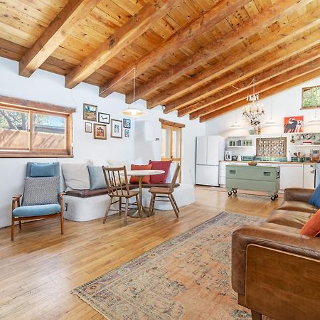 Heart Of Santa Fe - Adorable Hideaway - King And Queen - Walk To Everything - Fireplace - Ac Exterior photo